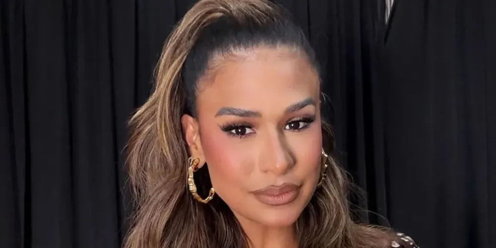 Cantora Simone Mendes