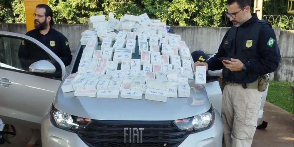 Aparelhos foram encontrados em diversos compartimentos secretos na picape