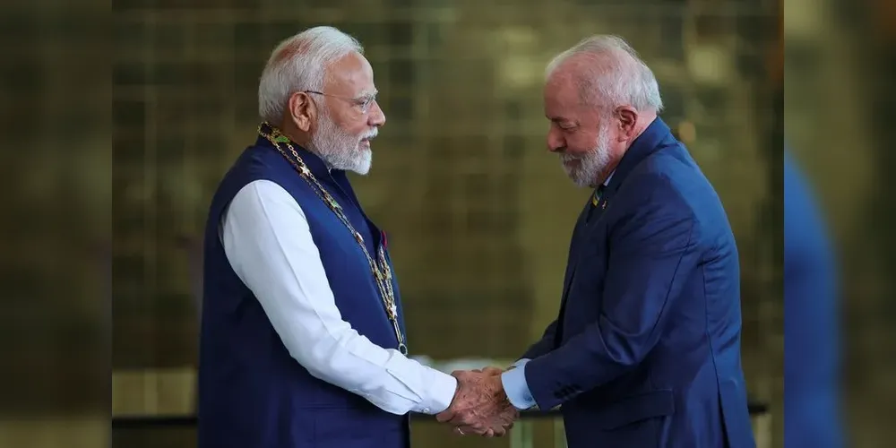 Primeiro-ministro da Índia, Narendra Modi, e o presidente Luiz Inácio Lula da Silva, durante cerimônia no Palácio da Alvorada, em Brasília