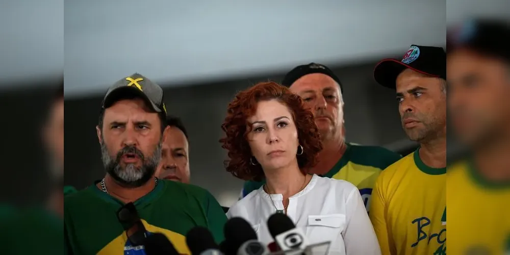 Condenada pelo STF em dois processos, a parlamentar está presa na Itália desde 29 de julho de 2025