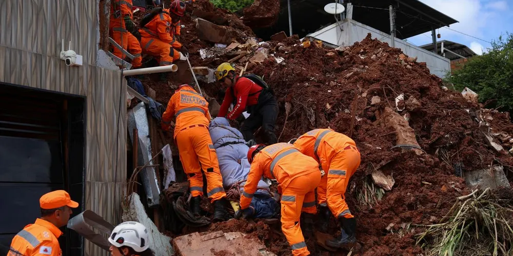 Ao todo, até o momento, foram recuperados 41 corpos de vítimas em Juiz de Fora e outros 6 em Ubá