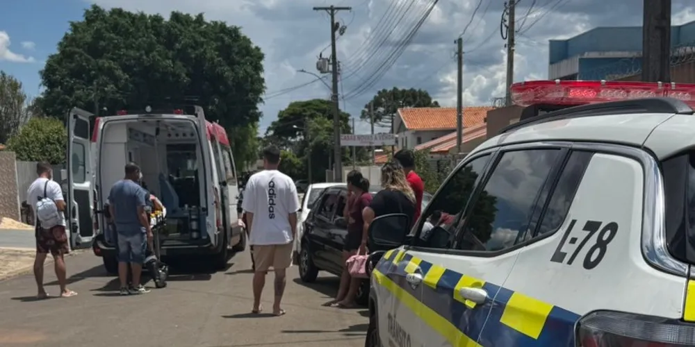 Passareira do carro foi atendida pelo SAMU e levada para a UPA