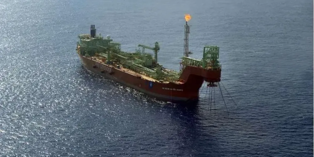 Navio Plataforma de Petróleo