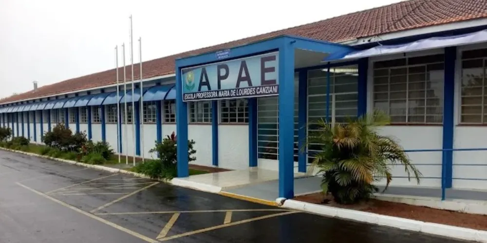 APAE Ponta Grossa localizadana Avenida Monteiro Lobato, 2420, no Jardim Carvalho, em Ponta Grossa.