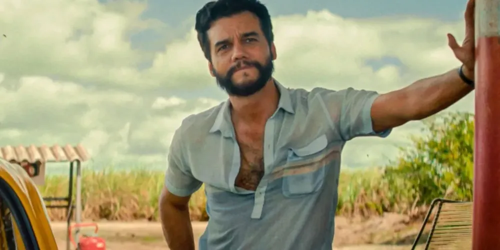 Wagner Moura interpreta um professor universitário em "O Agente Secreto", filme de Kleber Mendonça Filho