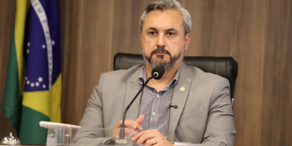 Fábio Oliveira protocolou um requerimento cobrando esclarecimentos da Concessionária EPR Iguaçu