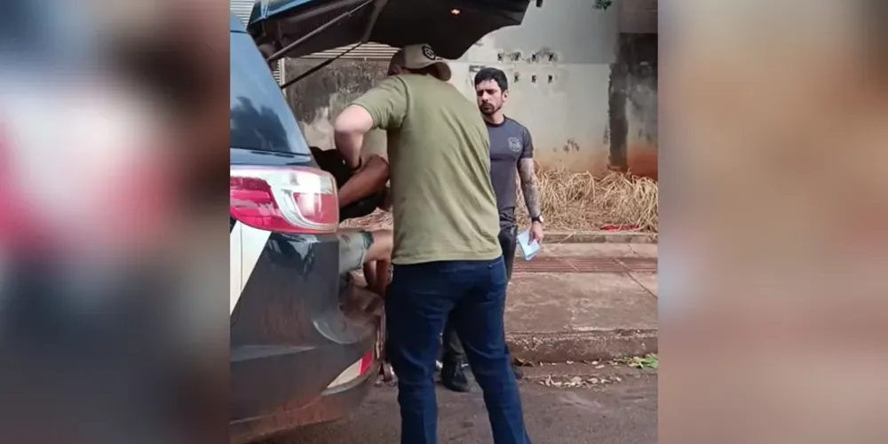 Em seu relato, o suspeito afirmou que desferiu chutes no rosto da criança e a arremessou contra a cama