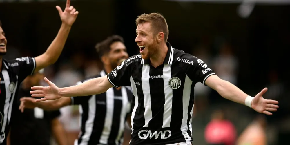 Aylon Tavella marcou contra o Coxa e será titular no primeiro jogo da final