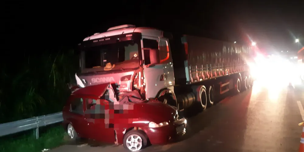 A condutora do carro morreu ainda no local