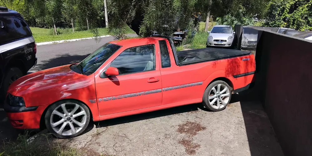 O veículo foi encontrado aberto e sem as chaves