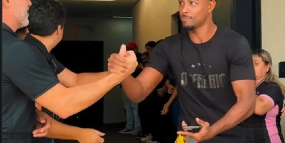 A delegação alvinegra viajou para Minas Gerais nesta segunda-feira (2)