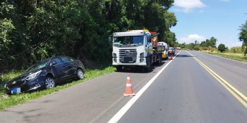 A condutora do Cobalt e o motorista do caminhão realizaram o teste do etilômetro, com resultado negativo para ingestão de álcool