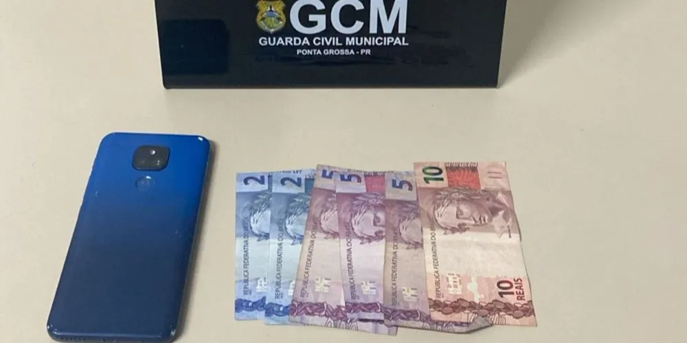 Ambos receberam voz de prisão e foram encaminhados à 4ª Central de Flagrantes