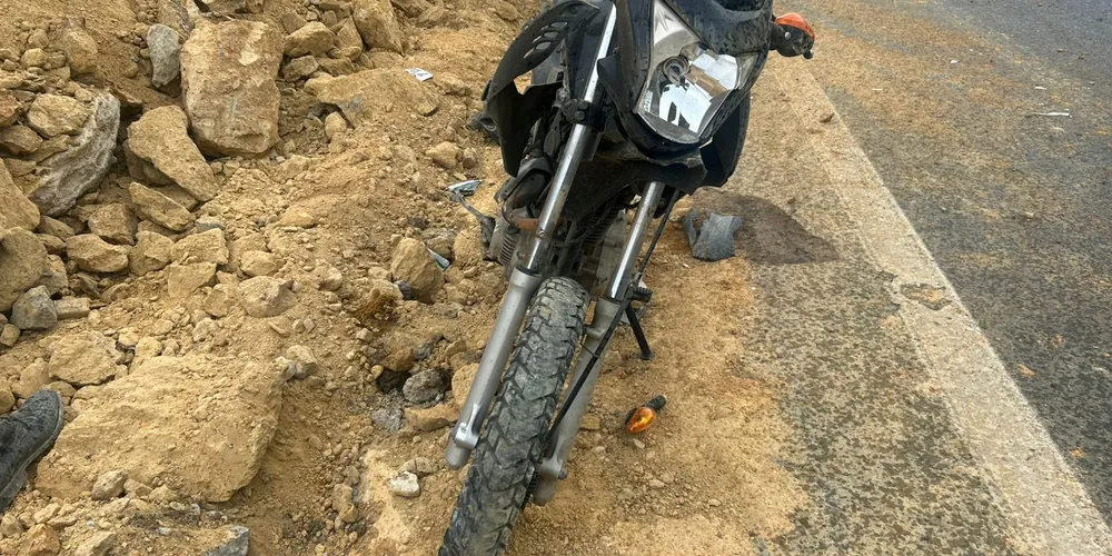 Na ocorrência, a vítima conduzia um Honda Bross 160, com placa de Prudentópolis