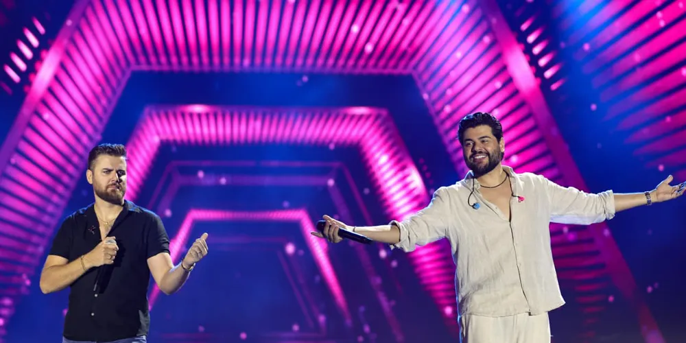 Já animados com o “esquenta” do DJ, foi como um foguete para a galera engatar nos hits de Zé Neto & Cristiano