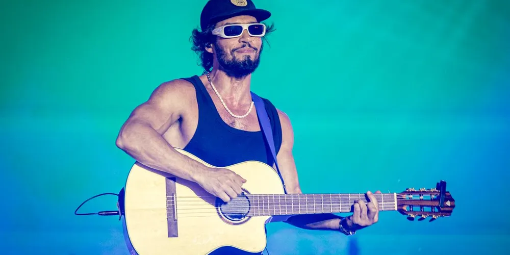 Quem abriu os trabalhos foi Atitude 67 com o grande sucesso “Saideira”