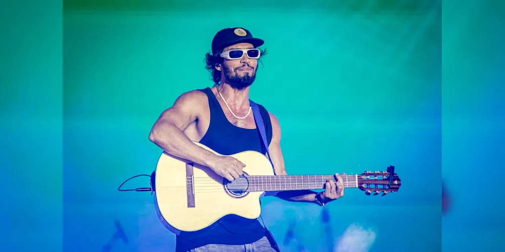 Quem abriu os trabalhos foi Atitude 67 com o grande sucesso “Saideira”