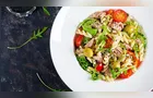Faça a salada de macarrão crocante viralizada no TikTok