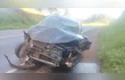 Motorista fica ferido e carro destruído após perder o controle e colidir contra barranco