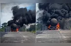 Caminhão é tomado pelas chamas na PR-151; assista ao vídeo