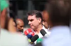 Flávio Bolsonaro diz que ex-presidente teve crise de soluço na PF