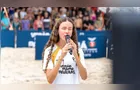 Paranaense destaque do paratletismo, Isadora Venâncio canta o Hino Nacional no Verão Maior