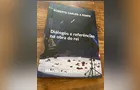 Novo livro apresenta trajetória do cantor Roberto Carlos