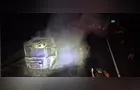 Caminhão pega fogo na PR-151 em Ponta Grossa e mobiliza Corpo de Bombeiros