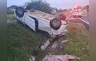 Capotamento em Carambeí deixa duas mulheres feridas e motorista é presa por embriaguez