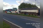 Colisão entre caminhão e ônibus na PR-151 deixa condutor ferido