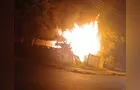 Incêndio atinge casa de madeira no Jardim dos Tropeiros em Ponta Grossa