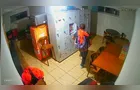 Vídeo flagra homem furtando comércio em Castro