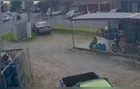 Vídeo registra barulhos de tiros e fuga de carros após execução na Grande Curitiba