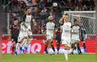 Corinthians vence Athletico-PR em jogo atrasado do Brasileirão