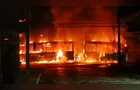 Ônibus do transporte coletivo pega fogo na Avenida Carlos Cavalcanti em PG