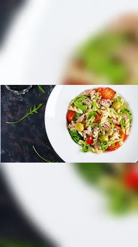Faça a salada de macarrão crocante viralizada no TikTok
