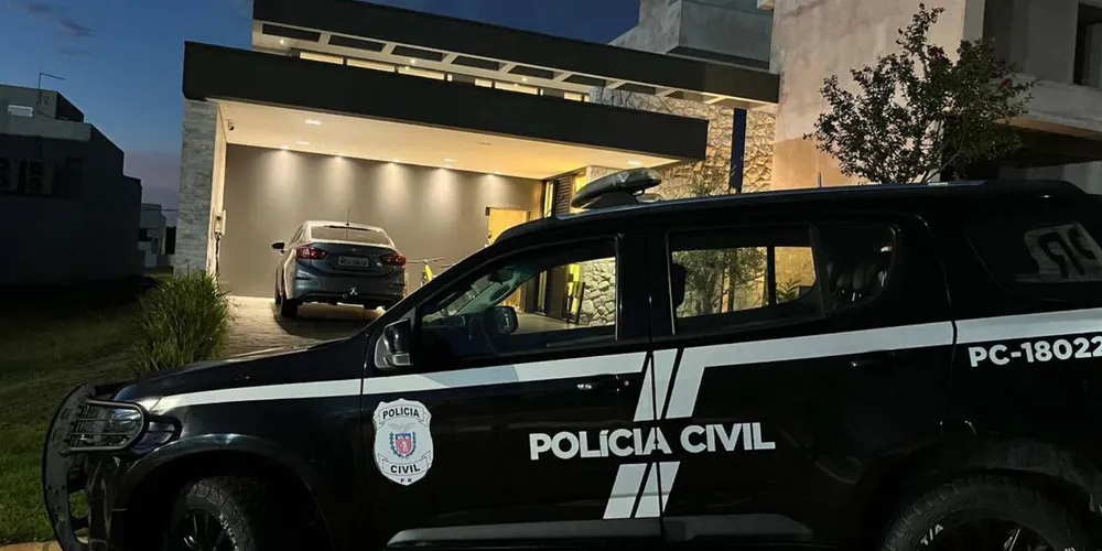 A operação conta com a participação de mais de 330 policiais civis e três aeronaves