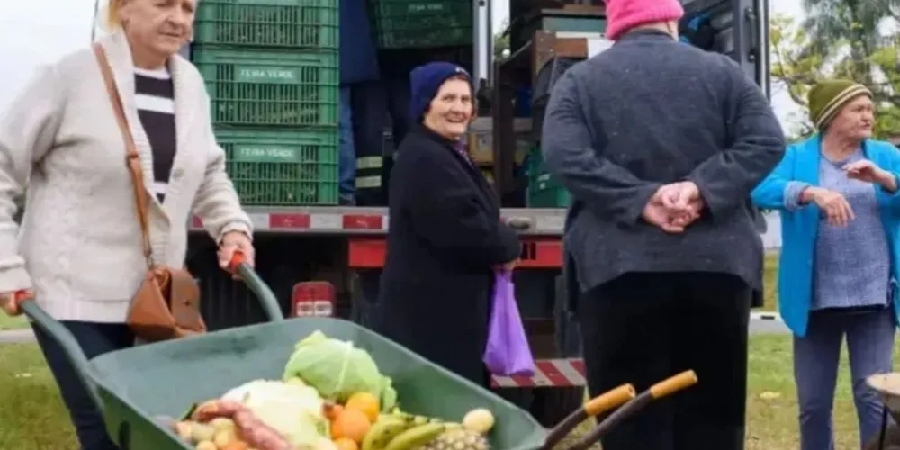 Equipes do Feira Verde estarão trocando recicláveis por frutas, verduras e legumes