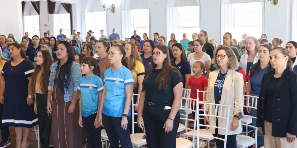A proposta foi colocada em prática por meio de um concurso de desenhos que envolveu todos os alunos das quintas séries da rede municipal de ensino