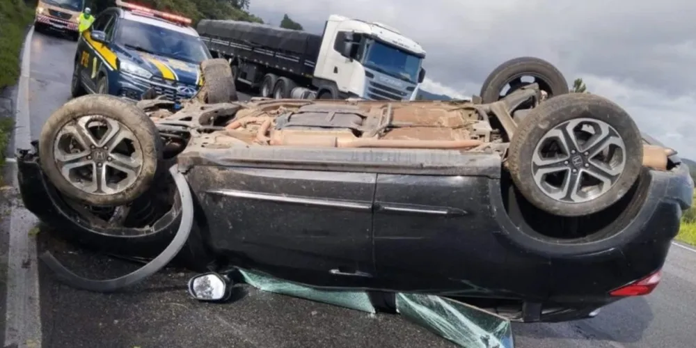 Acidente aconteceu em Campina Grande do Sul, na Região Metropolitana de Curitiba (RMC), na manhã deste sábado (11)