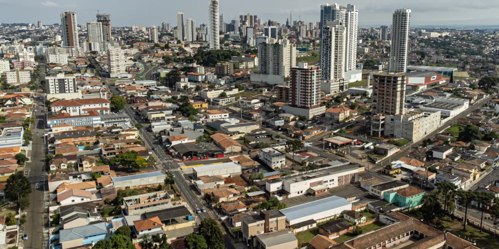 Os 378,5 mil habitantes de Ponta Grossa deverão consumir um total de R$ 18,5 bilhões até o final do ano