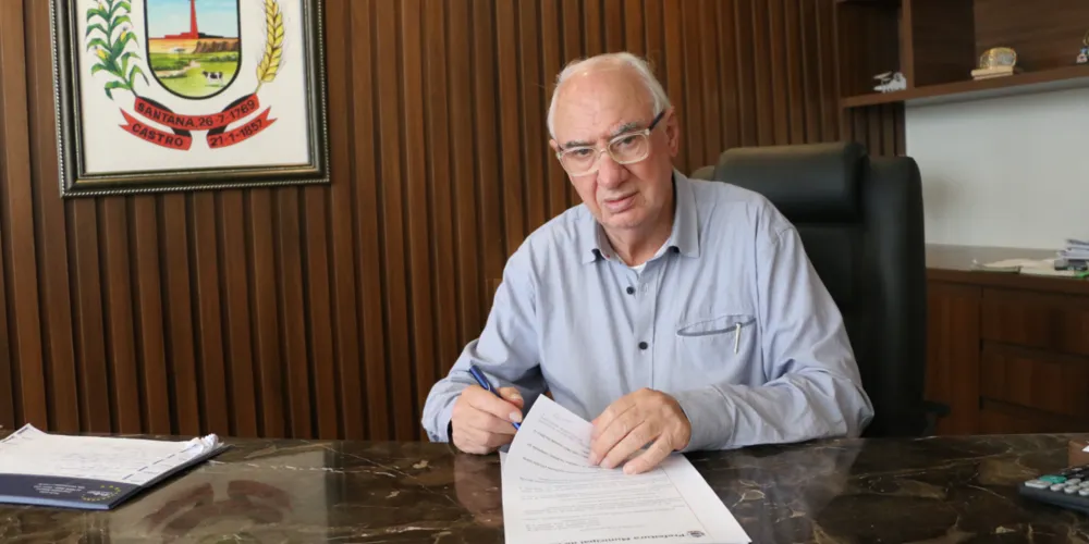 O prefeito Reinaldo Cardoso sancionou nesta quarta-feira (15) a Lei nº 4.328/2026