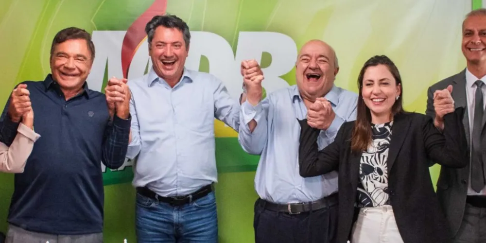 Álvaro Dias, Sérgio Souza, Rafael Greca e Karime Fayad festejam anúncio de nomeações