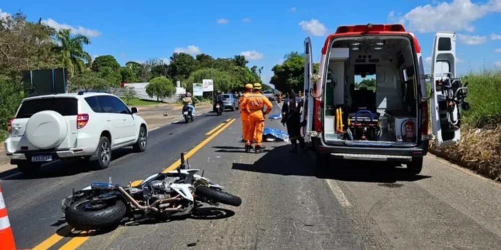 Acidente aconteceu na manhã deste domingo (19)