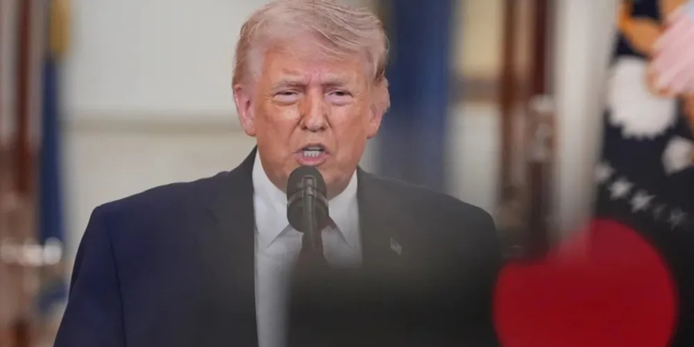 O republicano afirmou que o destróier USS Spruance interceptou a embarcação