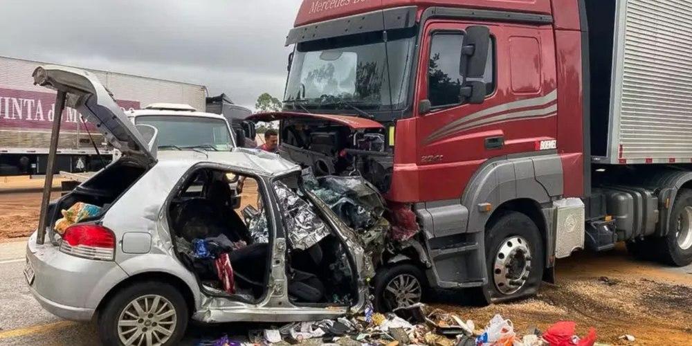 As seis vítimas, além de um cachorro, estavam no automóvel