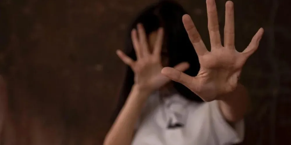 A menina relatou que o motorista a chamava para sentar ao seu lado