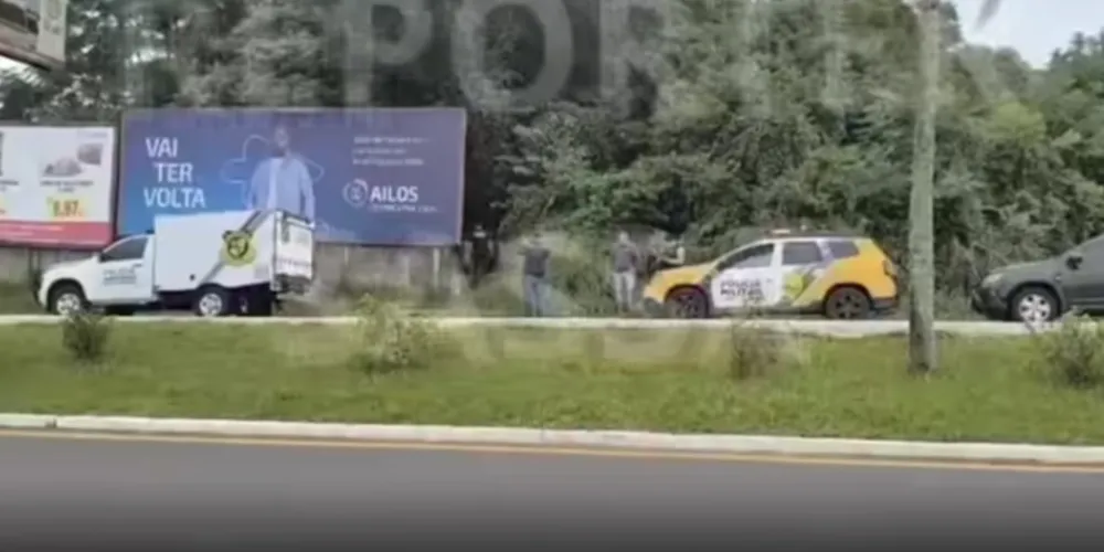Equipes da Polícia Militar e da Polícita Cientifica estiveram no local