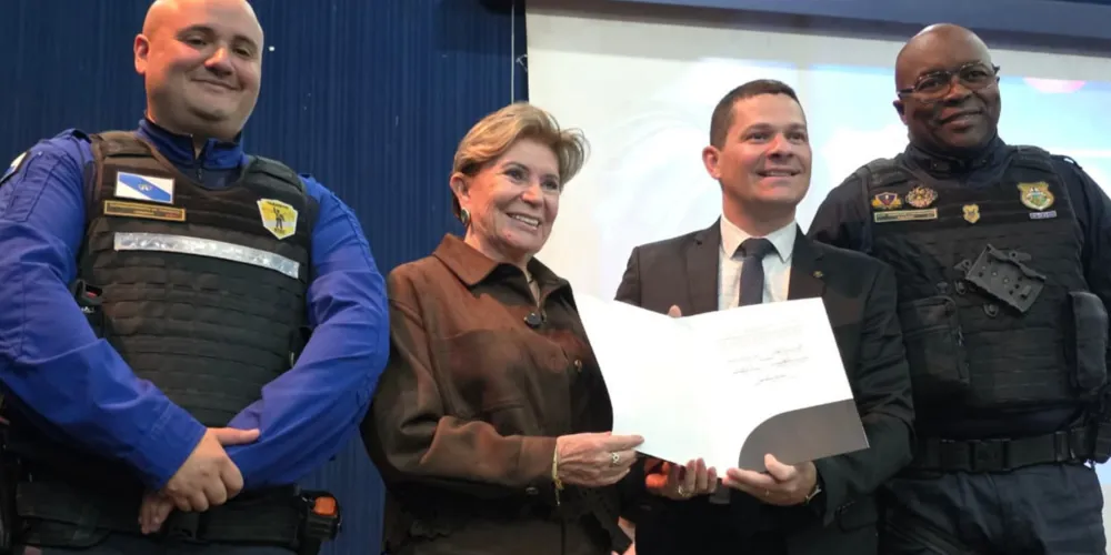 A adesão foi formalizada durante evento promovido em Curitiba que reuniu representantes do governo federal e de municípios do Paraná