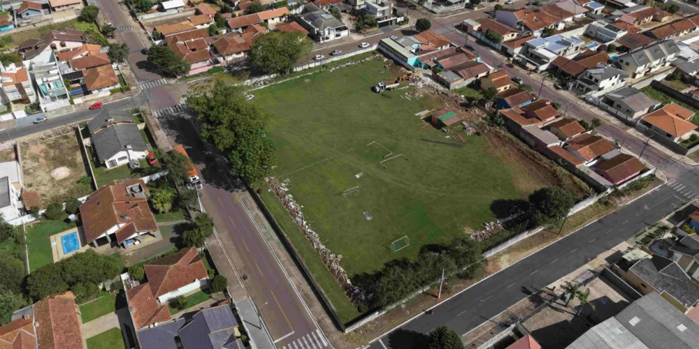 A Prefeitura de Castro iniciou a revitalização completa do Campo Estefano Mocroski